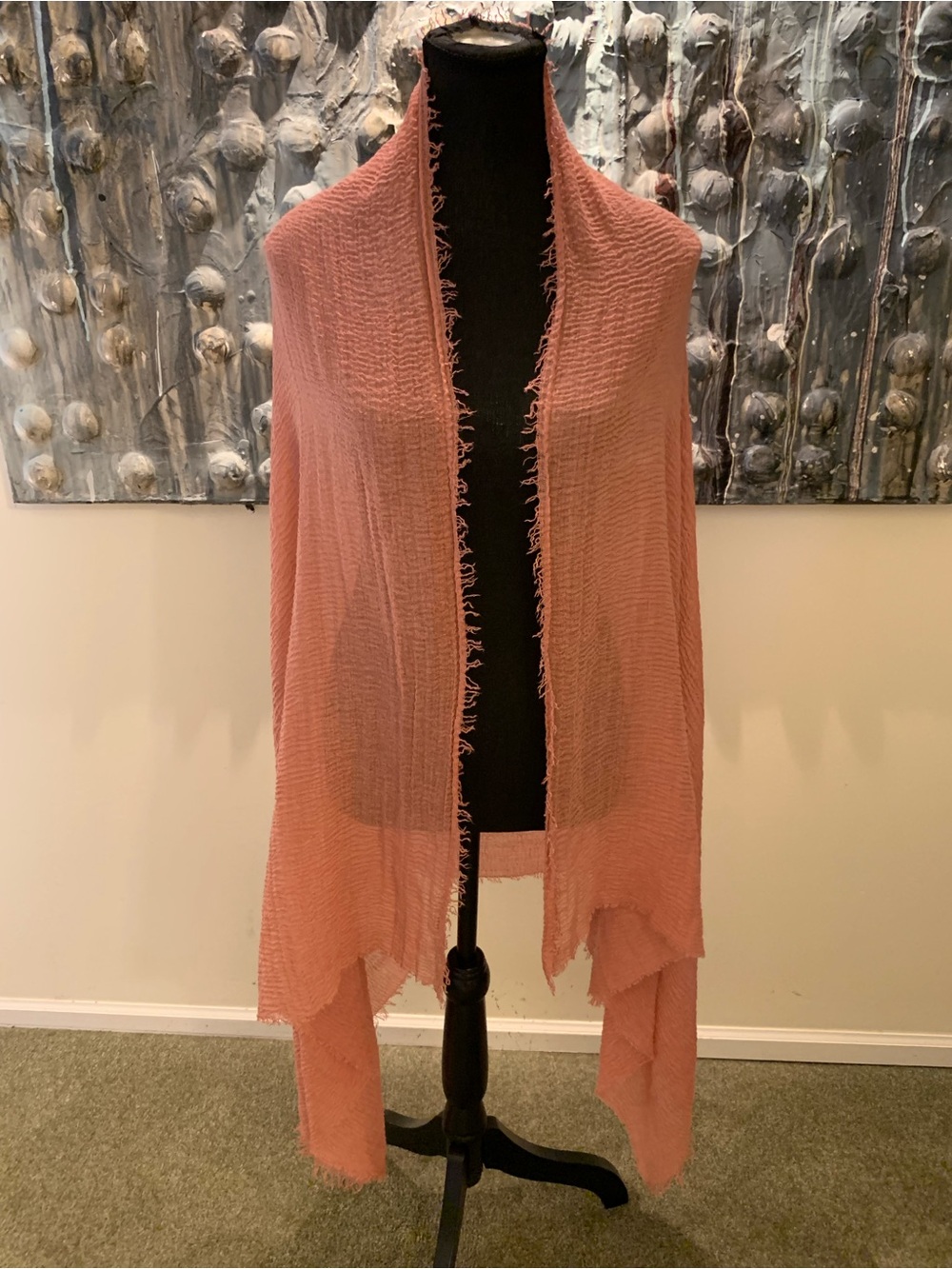 2️⃣Lightweight Blush Pink Shawl